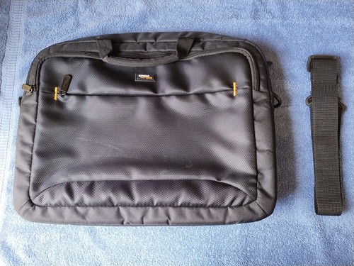 Bag-Laptop:15.6" AmazonBasics
